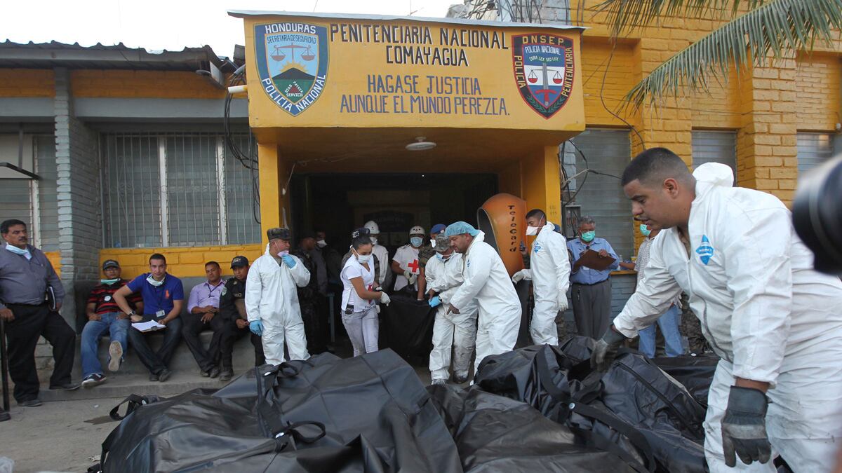 cheats/2012/02/16/most-honduran-inmates-weren-t-charged/honduras-prison-fire-dead-inmates-not-charged-cheat_qrfxth