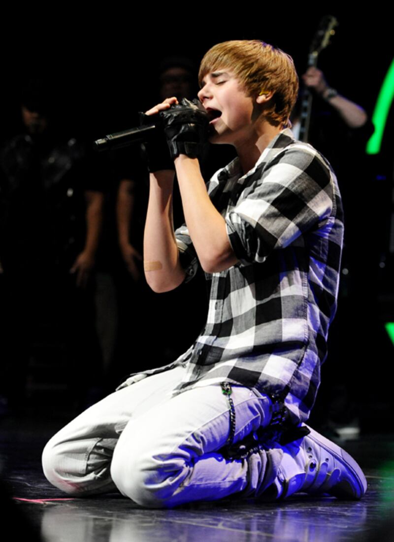 galleries/2010/12/23/internet-trends/internet-trends---bieber_zfx9a9