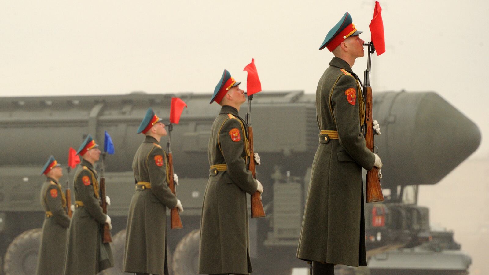 cheats/2014/01/30/russia-breaks-treaty-tests-bomb/140130-russia-missile-cheat_yzrpvi