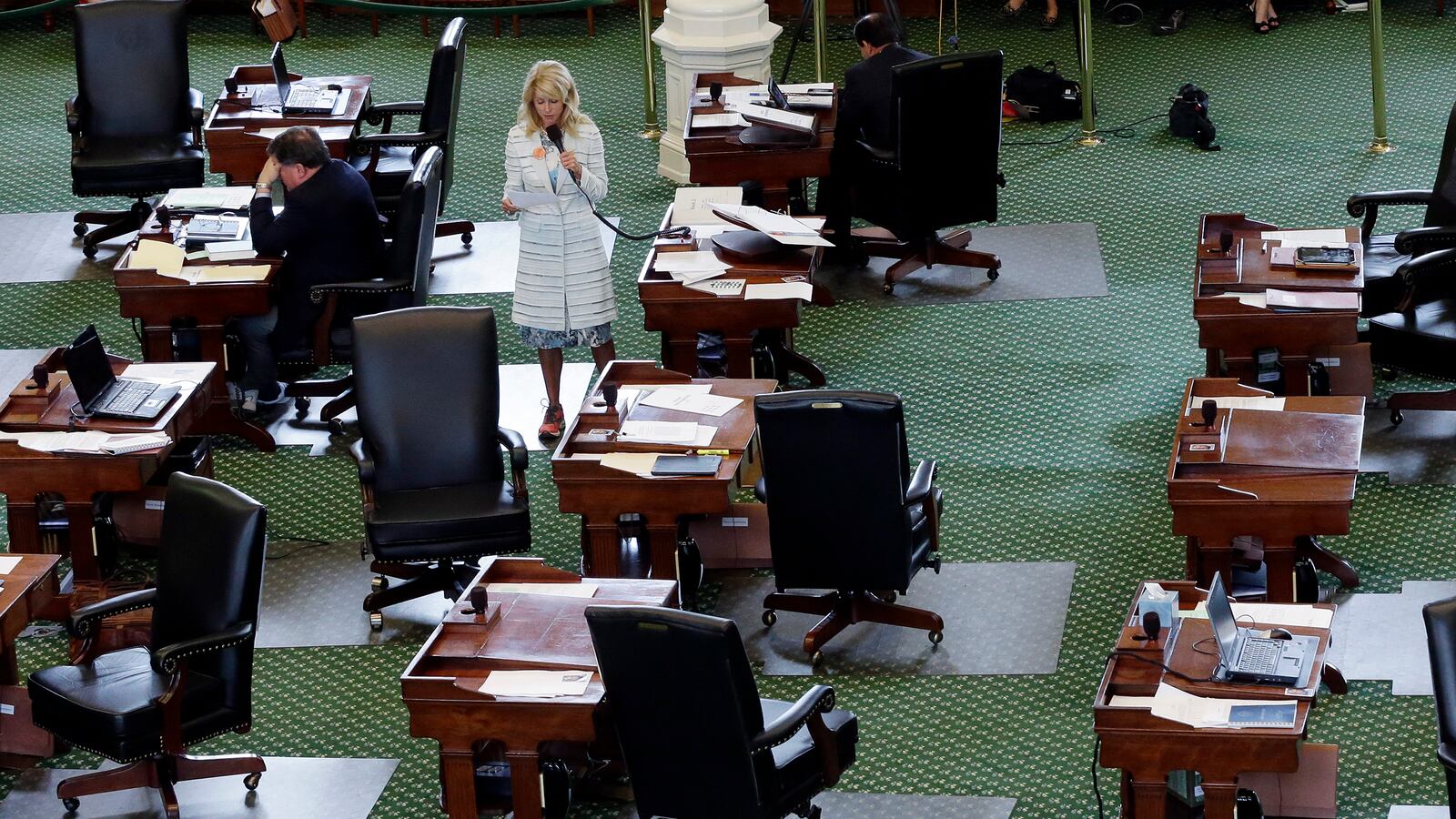 cheats/2013/07/01/texas-legislature-returns/130701-texas-filibuster-cheat_w31ixd