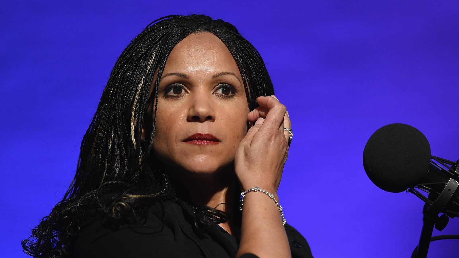 articles/2016/02/03/msnbc-anchor-lives-every-female-journalist-s-nightmare/160203-taylor-Melissa-Harris-Perry-tease_hwbqxf