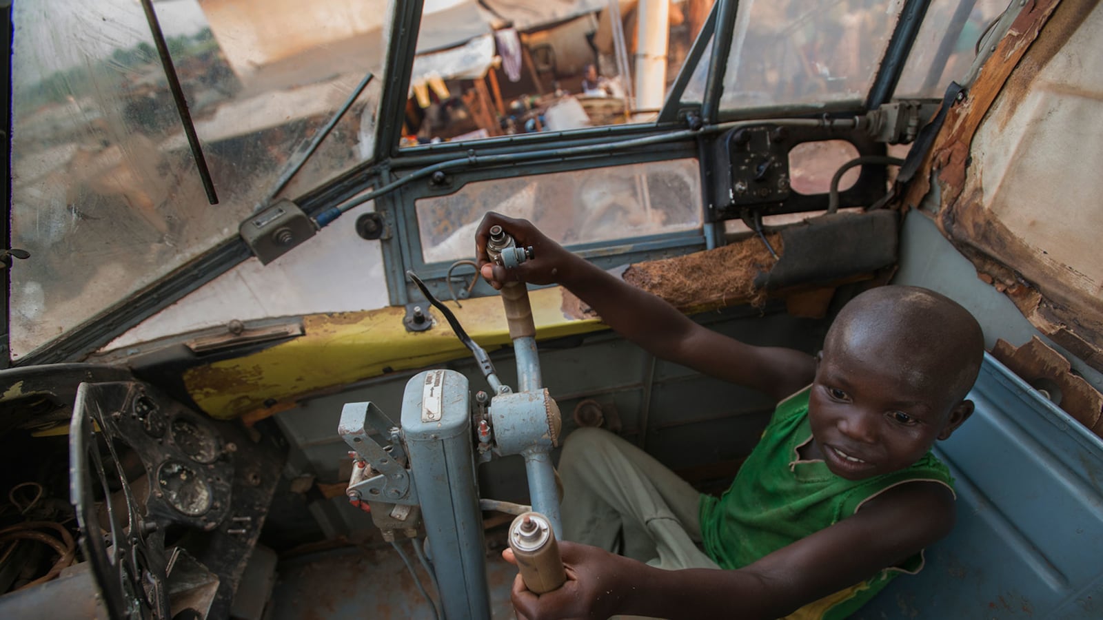 galleries/2014/05/25/stranded-at-bangui-airport-the-refugee-crisis-in-central-african-republic-photos/bangui-airport-dwellers-9_u1mzck