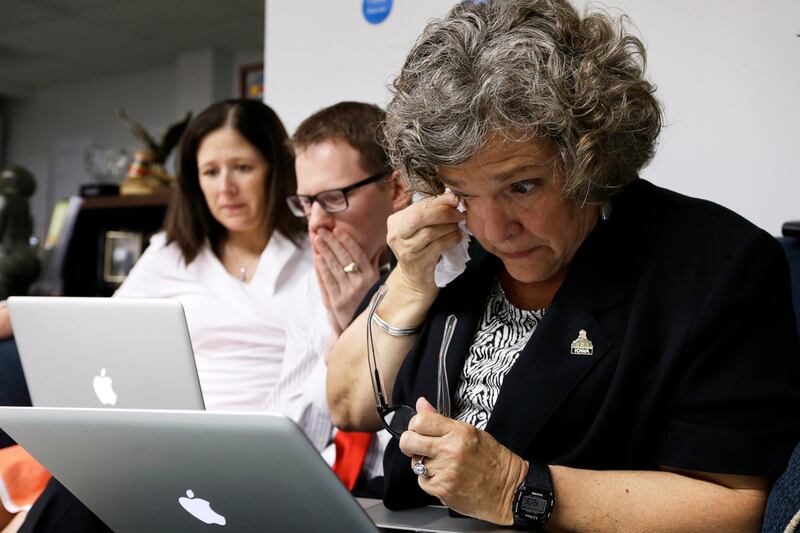 galleries/2013/06/26/gay-day-at-supreme-court-best-photo-reactions/1306260gay-marriage-12_gsbwzt