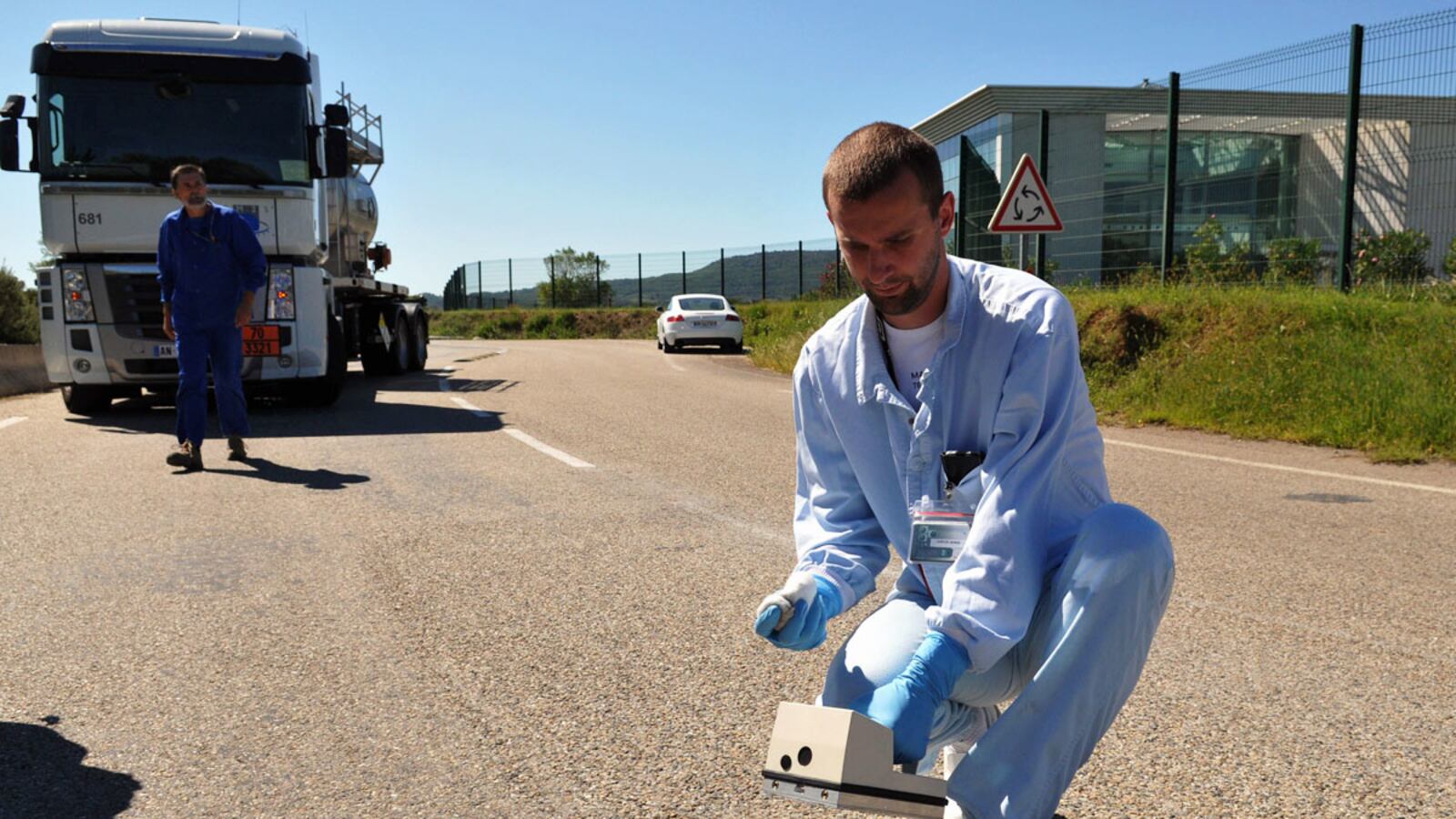 cheats/2011/09/12/explosion-kills-one-at-french-nuke-plant/nuclear-exposion-france-cs_ry8dh2