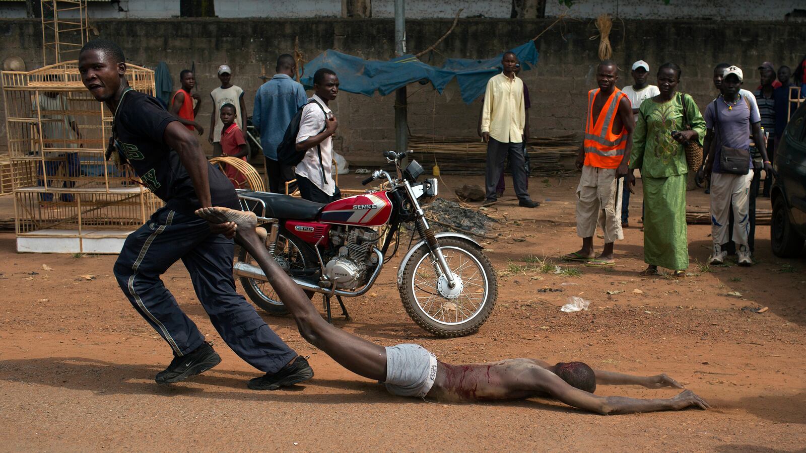 galleries/2014/02/19/religious-violence-engulfs-central-african-republic-photos/140218-car-violence9_zfqclp