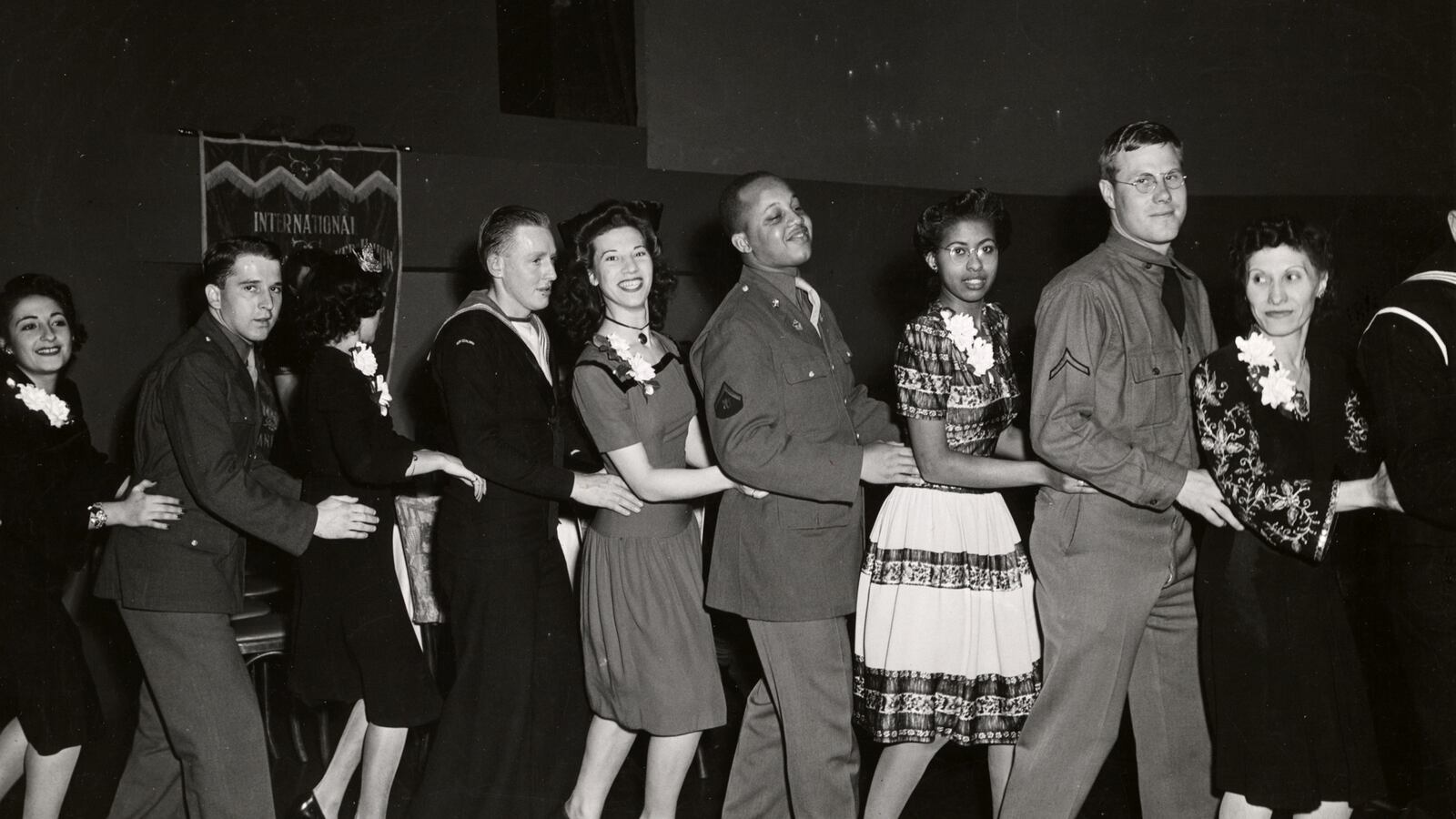 articles/2013/04/30/a-night-along-the-military-civilian-divide-an-iraq-vet-in-new-york/130419-gallagher-soldier-civilian-tease_id6hp4