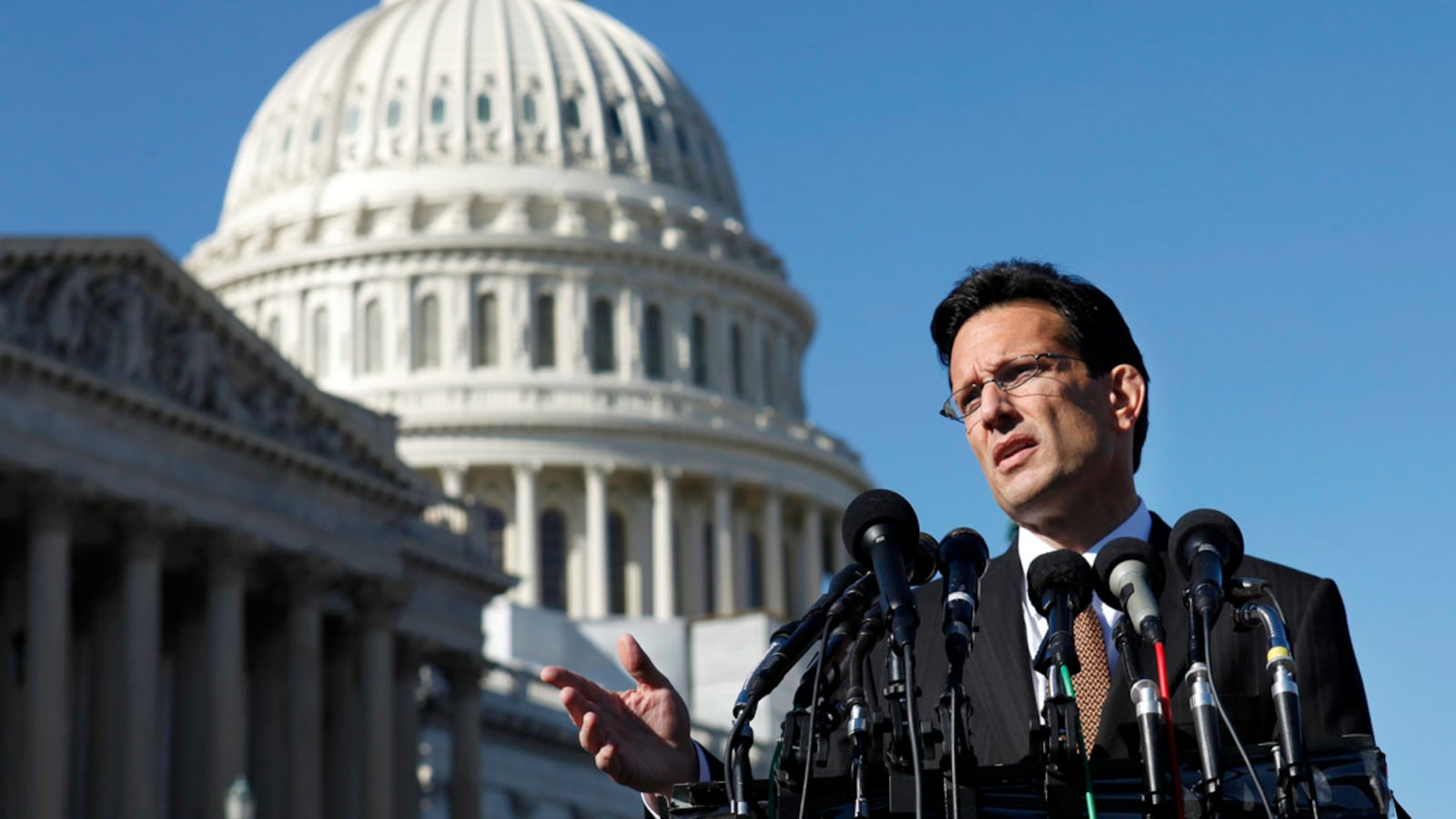 articles/2012/02/03/throw-them-all-out-author-lauds-insider-trading-ban-move-by-congress/insider-trading-schweizer_bpqyld