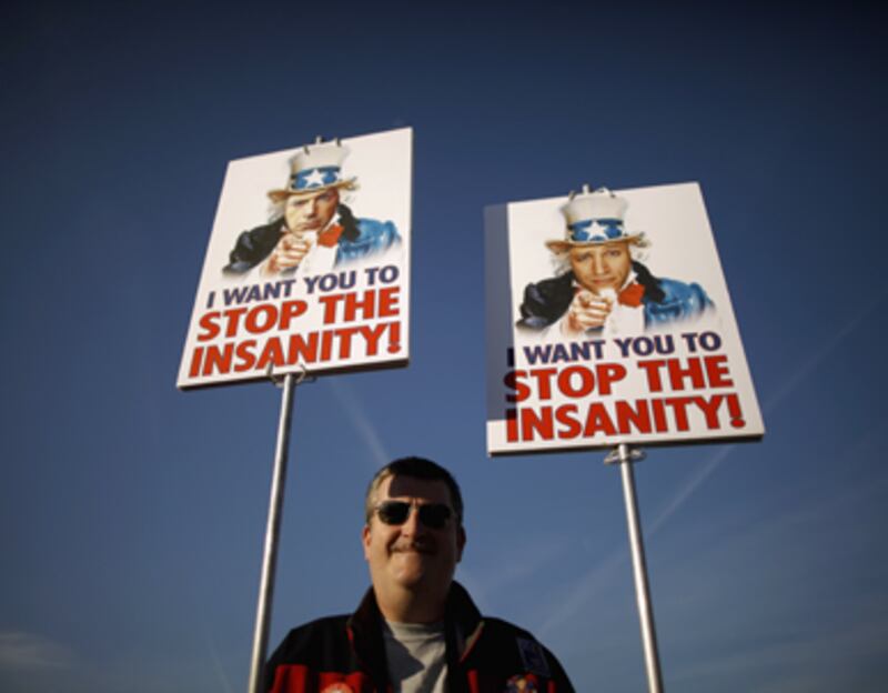 articles/2010/10/30/on-stewart-and-stephen-colberts-rally-the-age-gap/sarlin-rally_137692_enyvqt