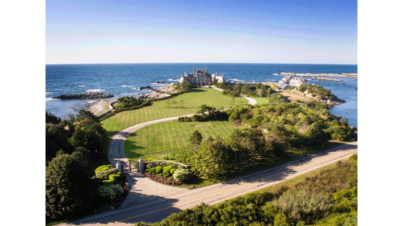 171104-mcnearney-omg-i-want-this-house-47_nmcbkh