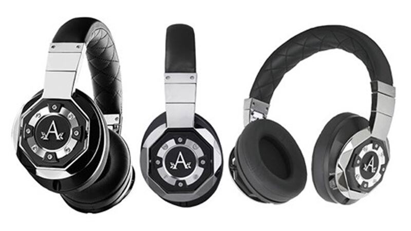 Headphones_Photo_2_nizxvv