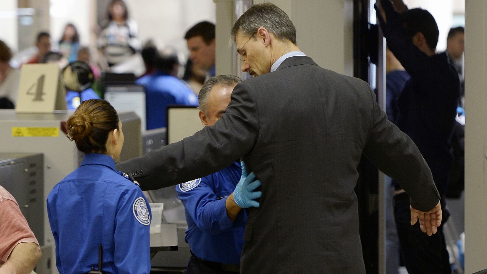 cheats/2014/07/21/tsa-doubles-security-fee-on-tickets/140721-TSA-cheat_gmekdc