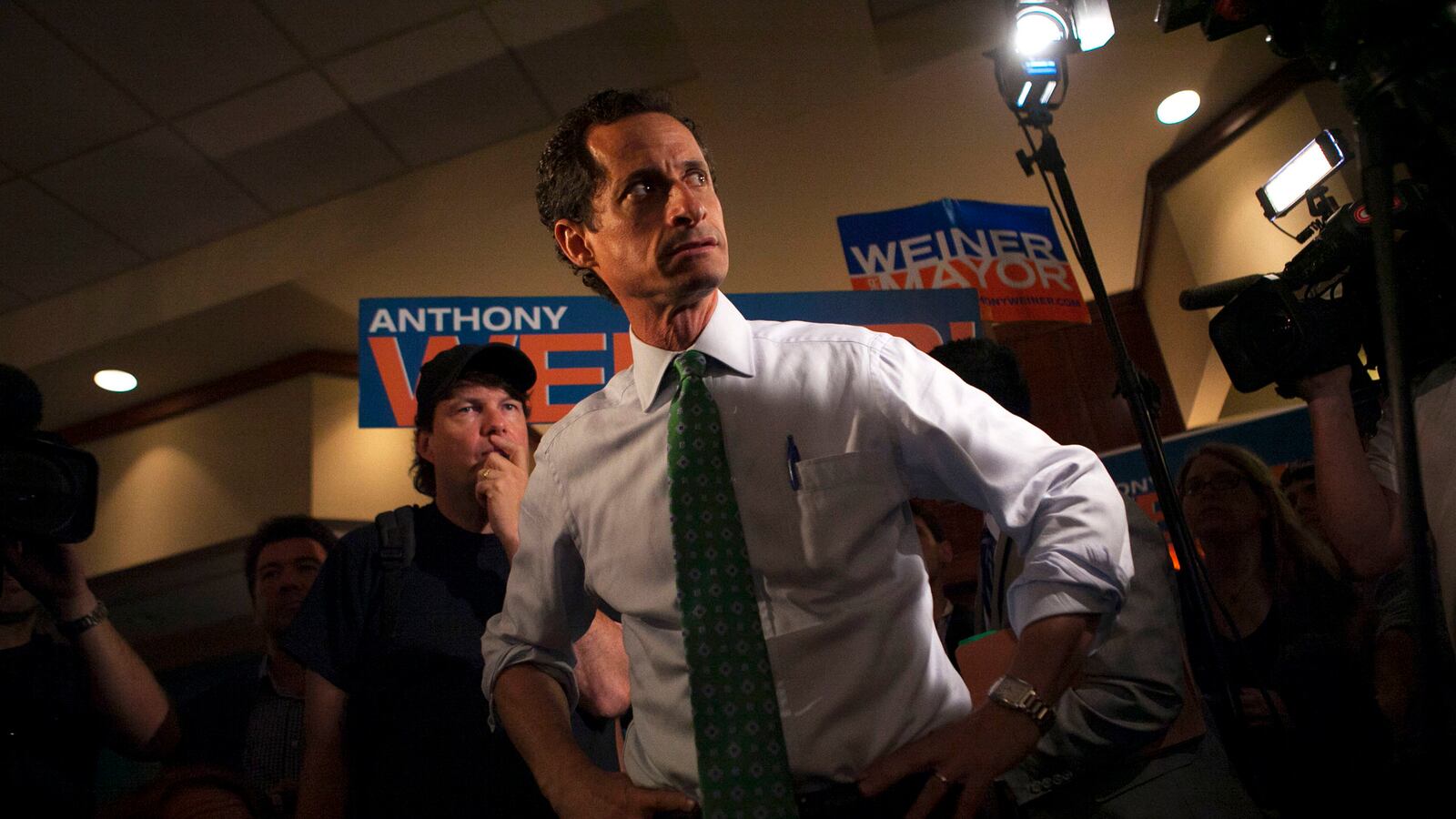 articles/2013/08/01/weiner-s-desperate-rockaway-trip/130801-daly-weiner-rockaways-tease-embed_rmqopk