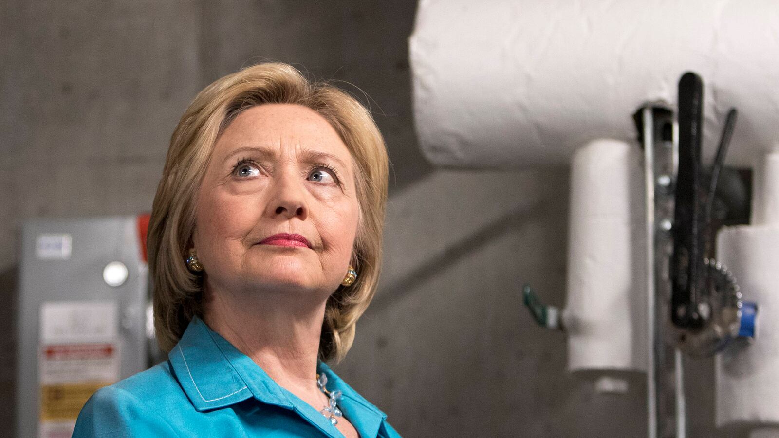 articles/2015/09/02/hey-hillary-time-for-a-reboot/150901-tomasky-clinton-reboot-tease_mlde50