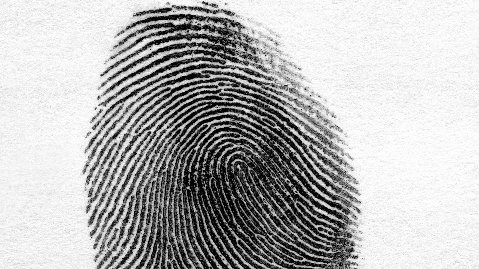 articles/2013/09/12/new-iphone-a-problem-for-people-who-lack-fingerprints/130911-finger-print-tease_ihtumg