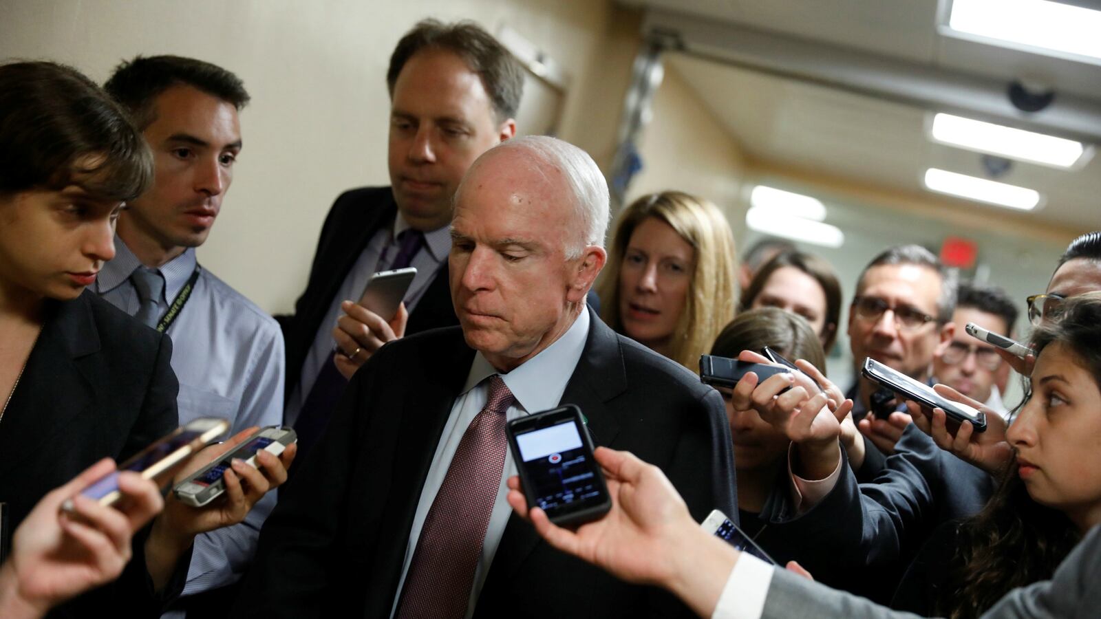 170923-mccain-trump-gop-bill-cheat_kpktfb