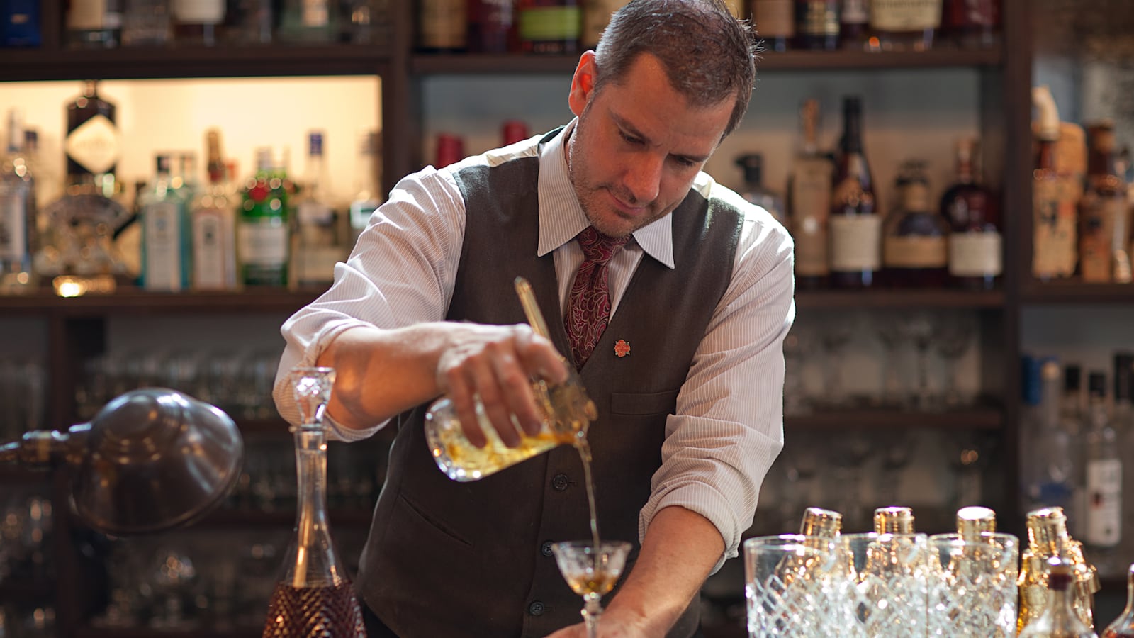 articles/2016/09/06/three-drinks-in-seattle-washington/160905-horn-seattle-tease_dlvdio