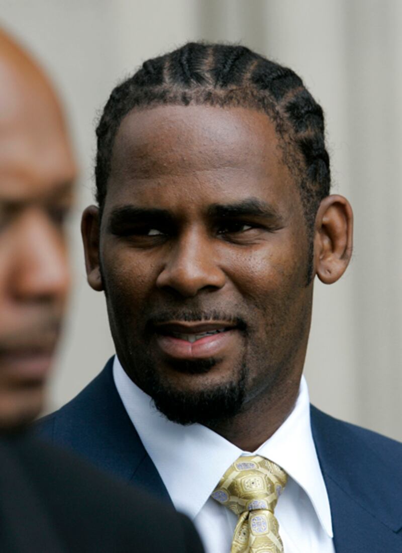 galleries/2011/10/04/amanda-knox-and-other-famous-defendants-react-to-not-guilty-verdicts-photos/not-guilty-face-r-kelly_tbs1ar