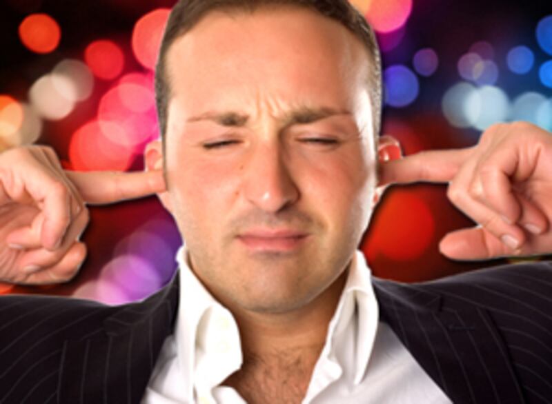 articles/2010/04/17/how-restaurants-get-you-drunk/prochnik-loud-booze_94115_igngr7