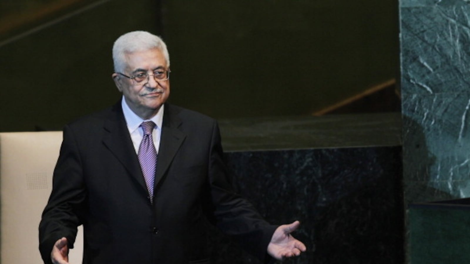 articles/2012/11/27/israel-missed-its-chance-again/abbas-hands-openz_odfgws