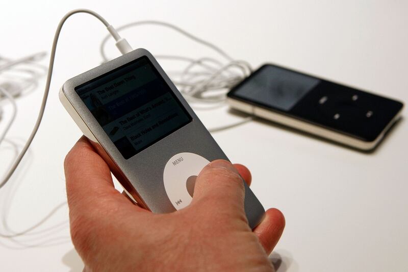 galleries/2012/08/06/11-things-cheaper-than-a-1-250-headband-photos/headband-ipod-classic_vj6mfu