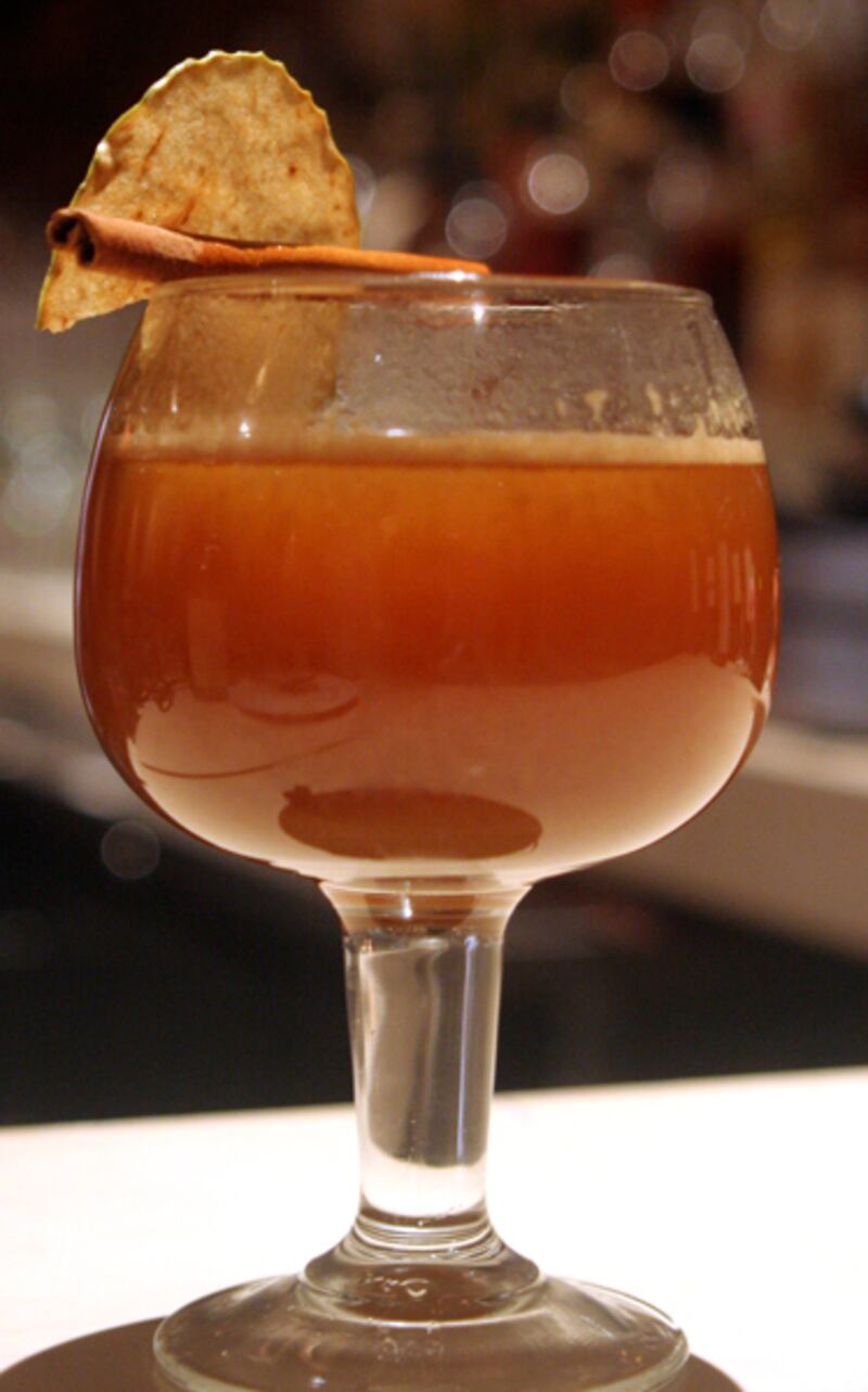 galleries/2011/11/29/20-fattening-holiday-drinks-photos/holiday-drinks-mulled-cider_i1qp9c