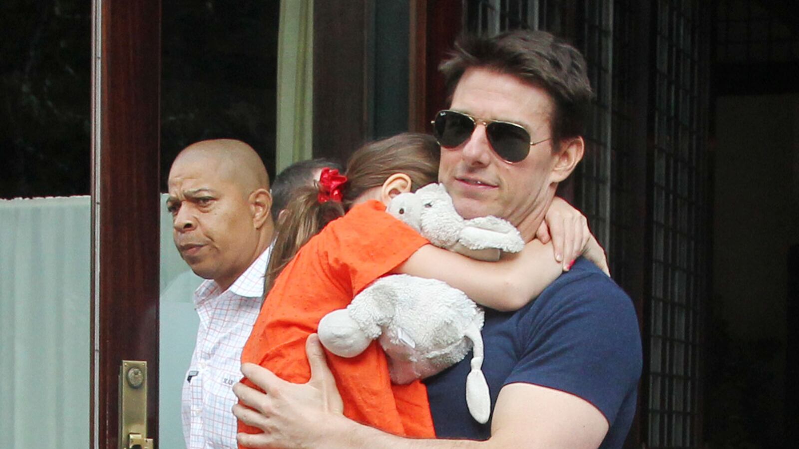 cheats/2012/07/22/report-cruise-scouts-nyc-pads/tom-cruise-shopping-for-new-york-apartment-cheat_uwtmpv