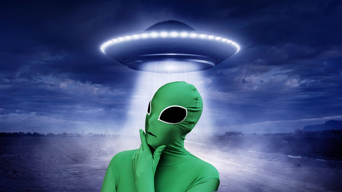 191220-Axe-Aliens-next-decade-tease_c0n1xy