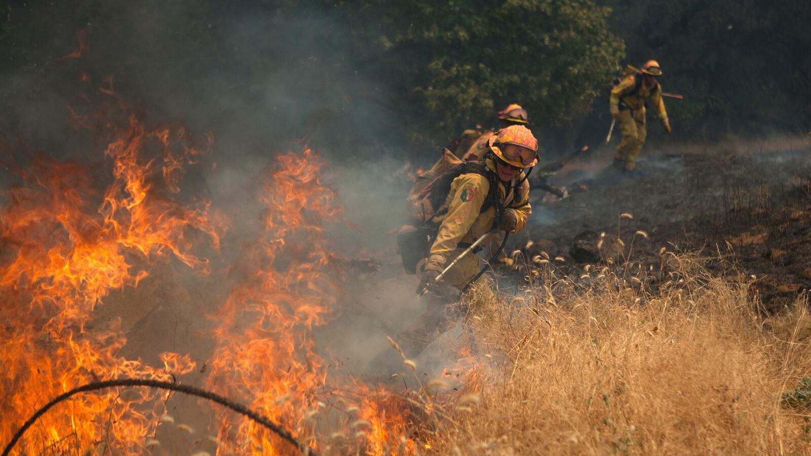 cheats/2014/09/15/california-wildfires-cause-1k-to-flee/140915-california-fires-cheat_l2t52g