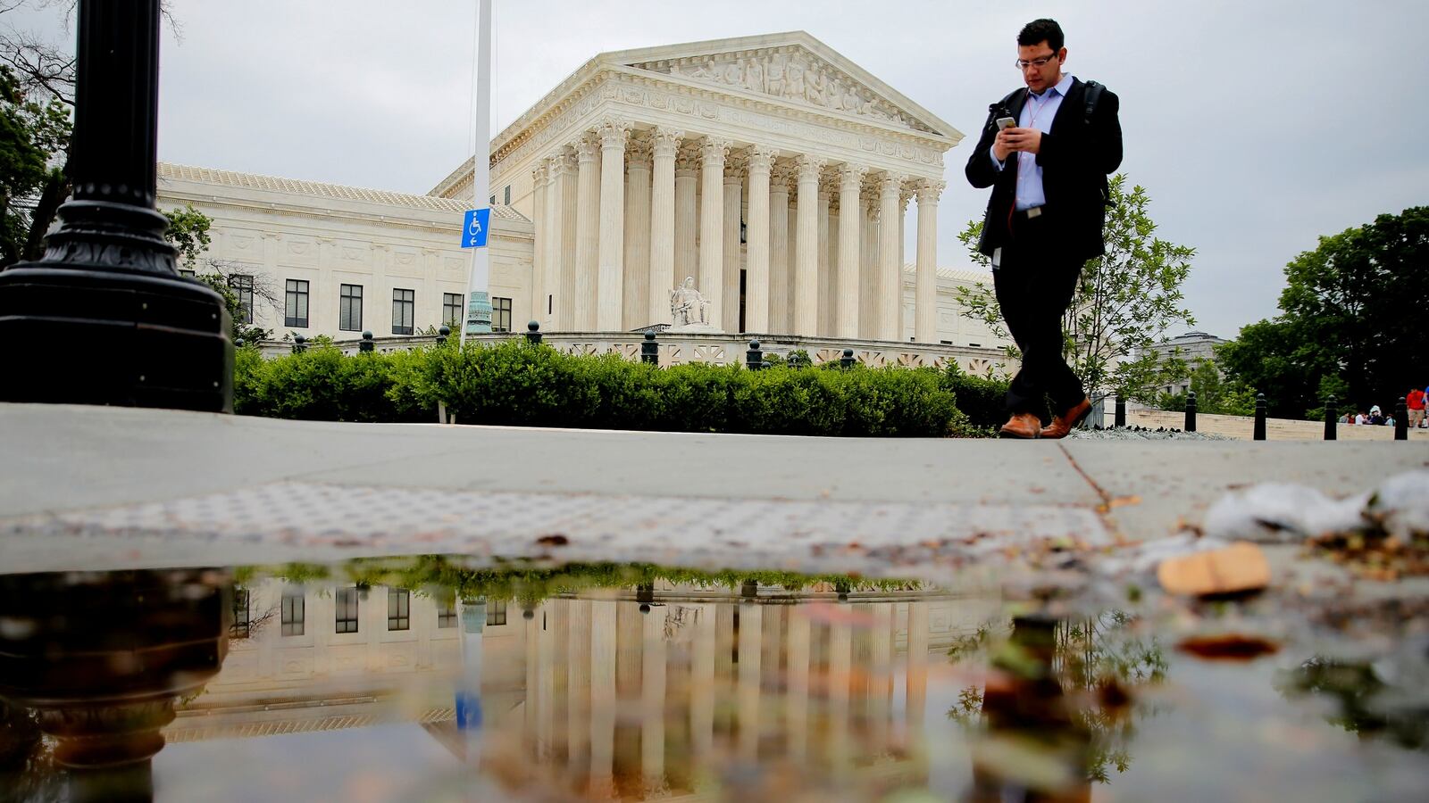 cheats/2016/06/19/scotus-may-weigh-in-on-weapons-ban/160531-scotus-wetlands-cheat_sbvgzx