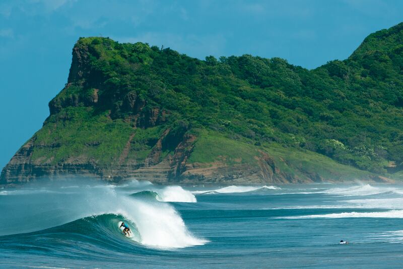 galleries/2014/07/27/chris-burkard-captures-surfing-at-the-ends-of-the-earth-photos/140725-surf-13_uch5ct
