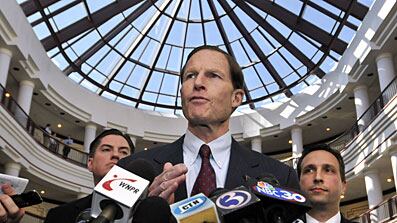 cheats/2009/03/25/aigs-london-holdouts/aig-richard-blumenthal_maxu0t