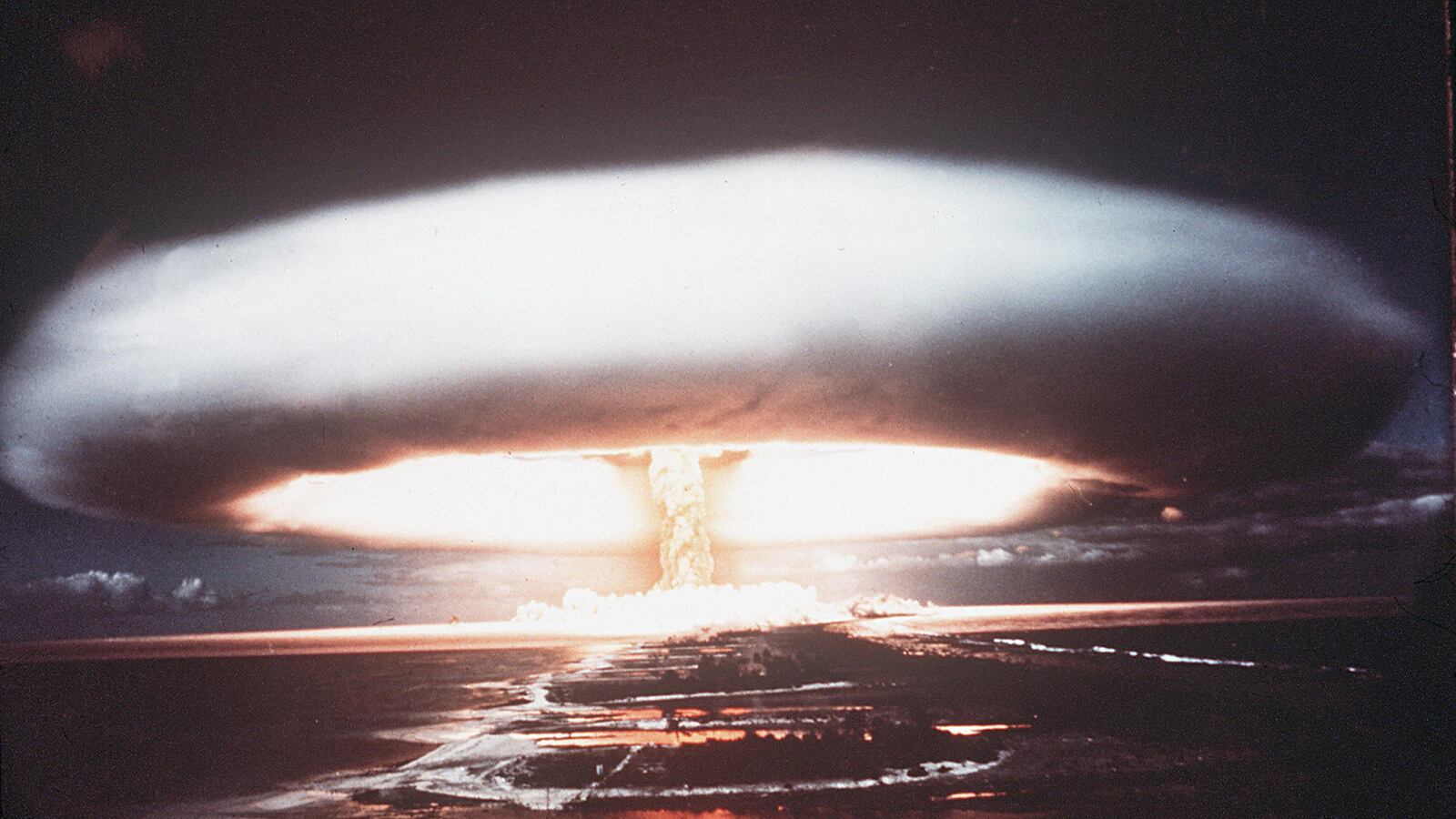 videos/2016/03/31/do-we-still-need-nukes-yep-says-head-of-strategic-command/160331-Place-Nuke-mushroom-cloud_b6frga