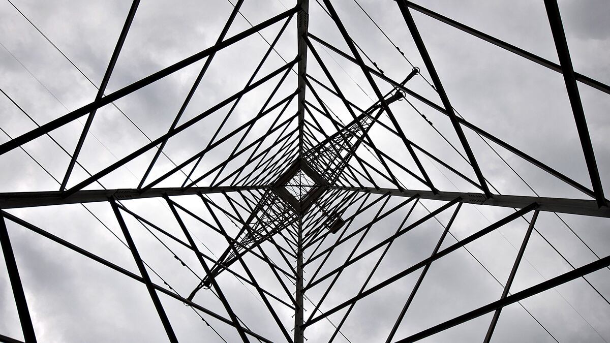 articles/2012/09/20/america-s-upcoming-electrical-crisis/johnston-rebuttal-infrusture-embed-tease_whrz21