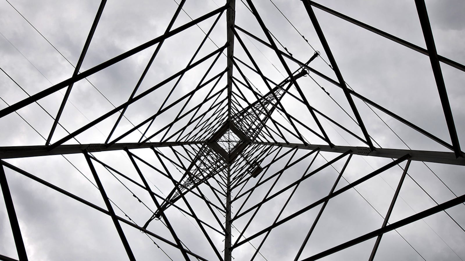 articles/2012/09/20/america-s-upcoming-electrical-crisis/johnston-rebuttal-infrusture-embed-tease_whrz21