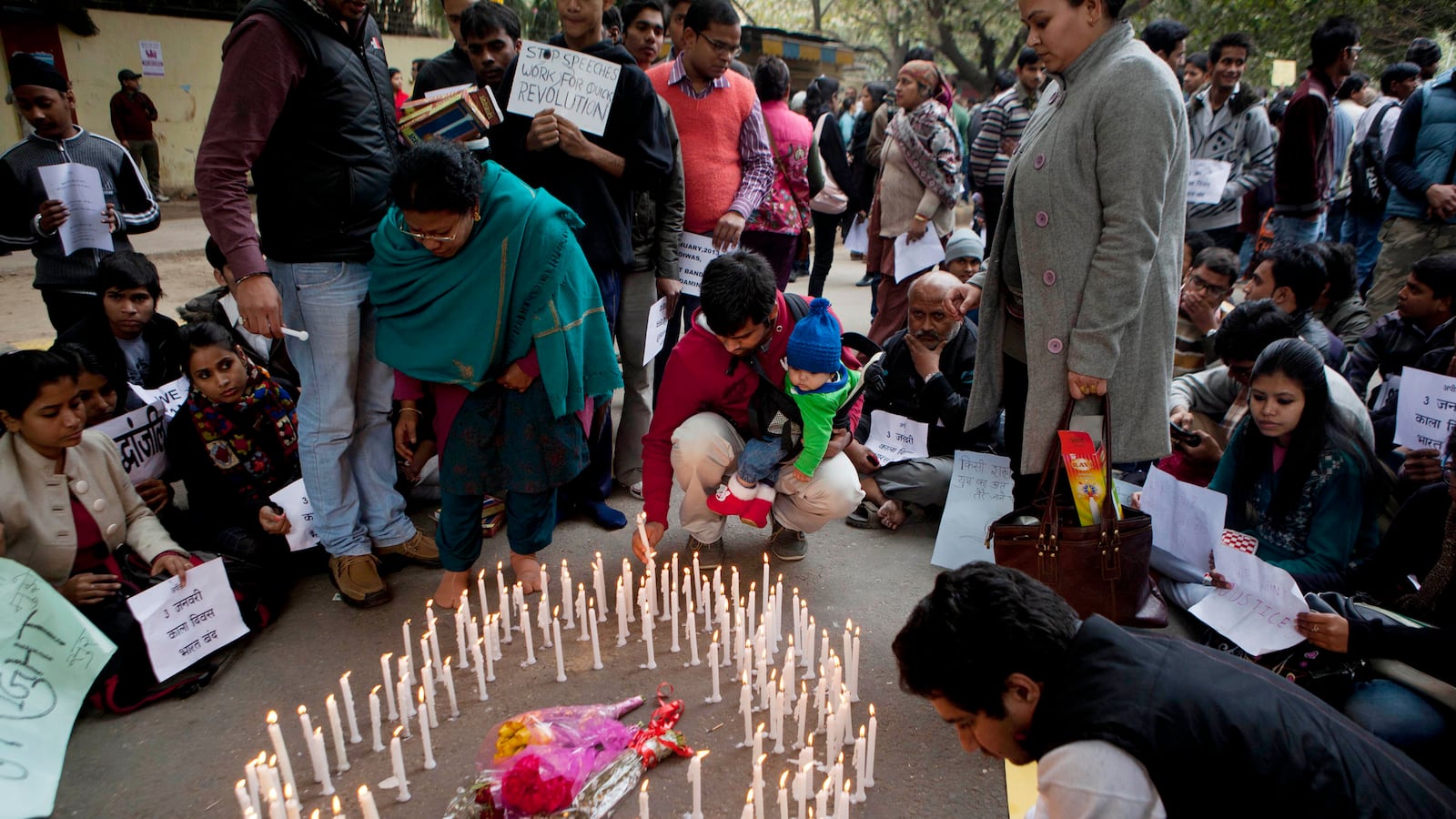 cheats/2013/01/05/father-of-rape-victim-wants-her-named/gang-rape-victim-body-returned-to-india-cheat_uayngi