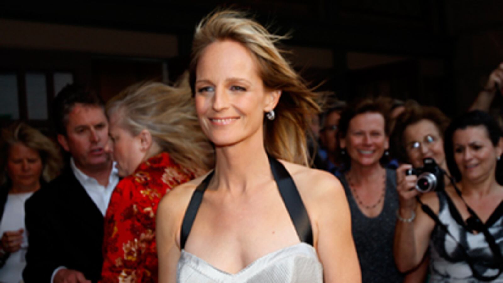 articles/2011/01/12/helen-hunt-plays-mom/piccalo-helen-hunt_152374_h1uveh