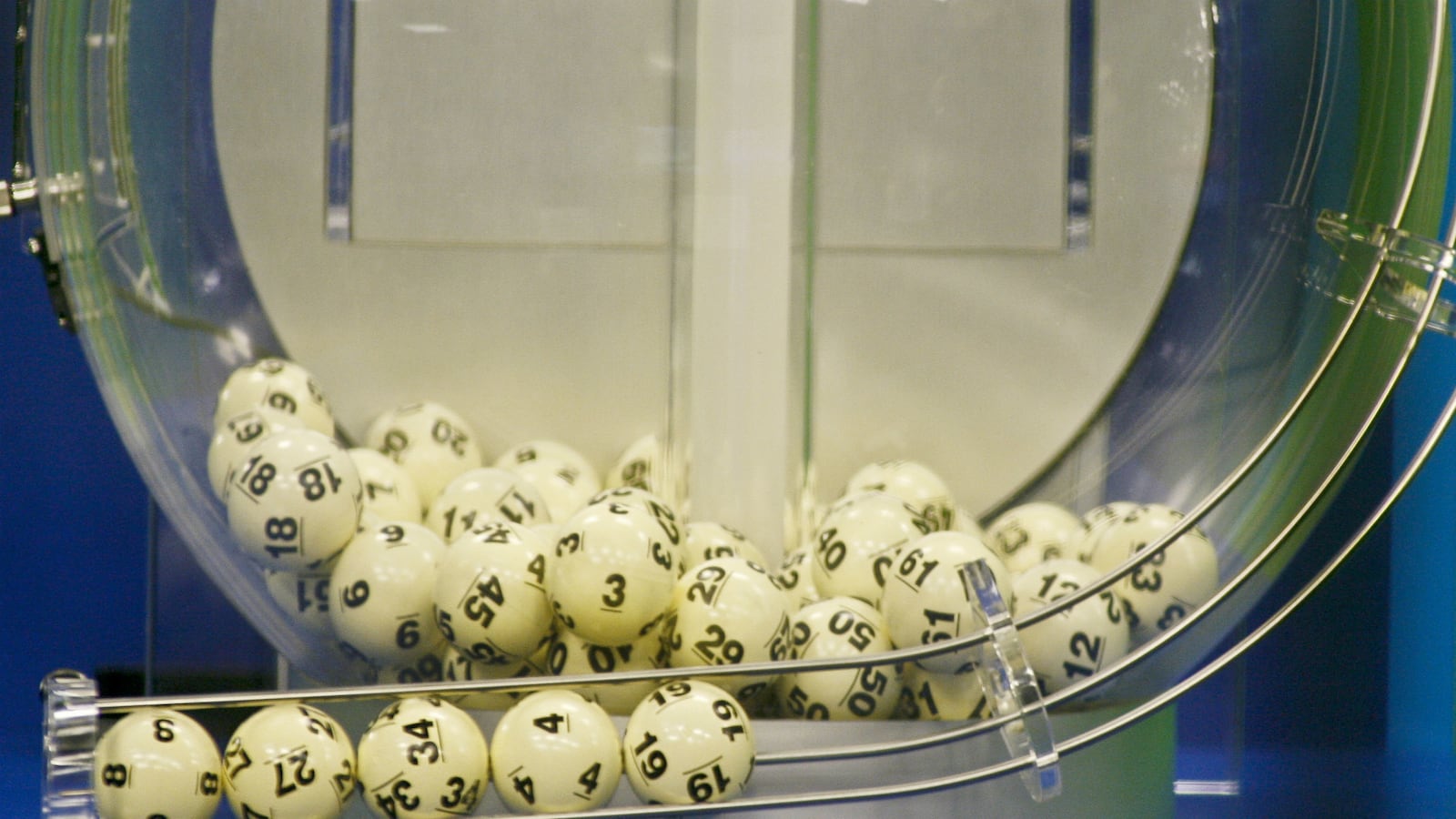 cheats/2016/01/14/winning-powerball-ticket-sold-in-calif/160114-powerball-winning-ticket-cheat_npoiif