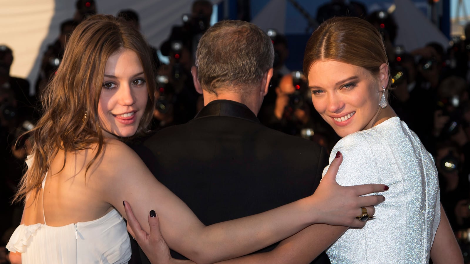 Image of lead actresses from 'Blue Is the Warmest Color'