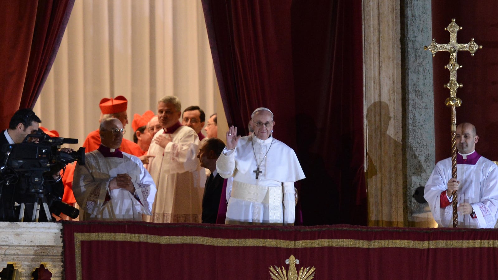 articles/2013/03/13/introducing-pope-francis-i-your-new-papa/130313-pope-bergoglia-cheat_v2nbul