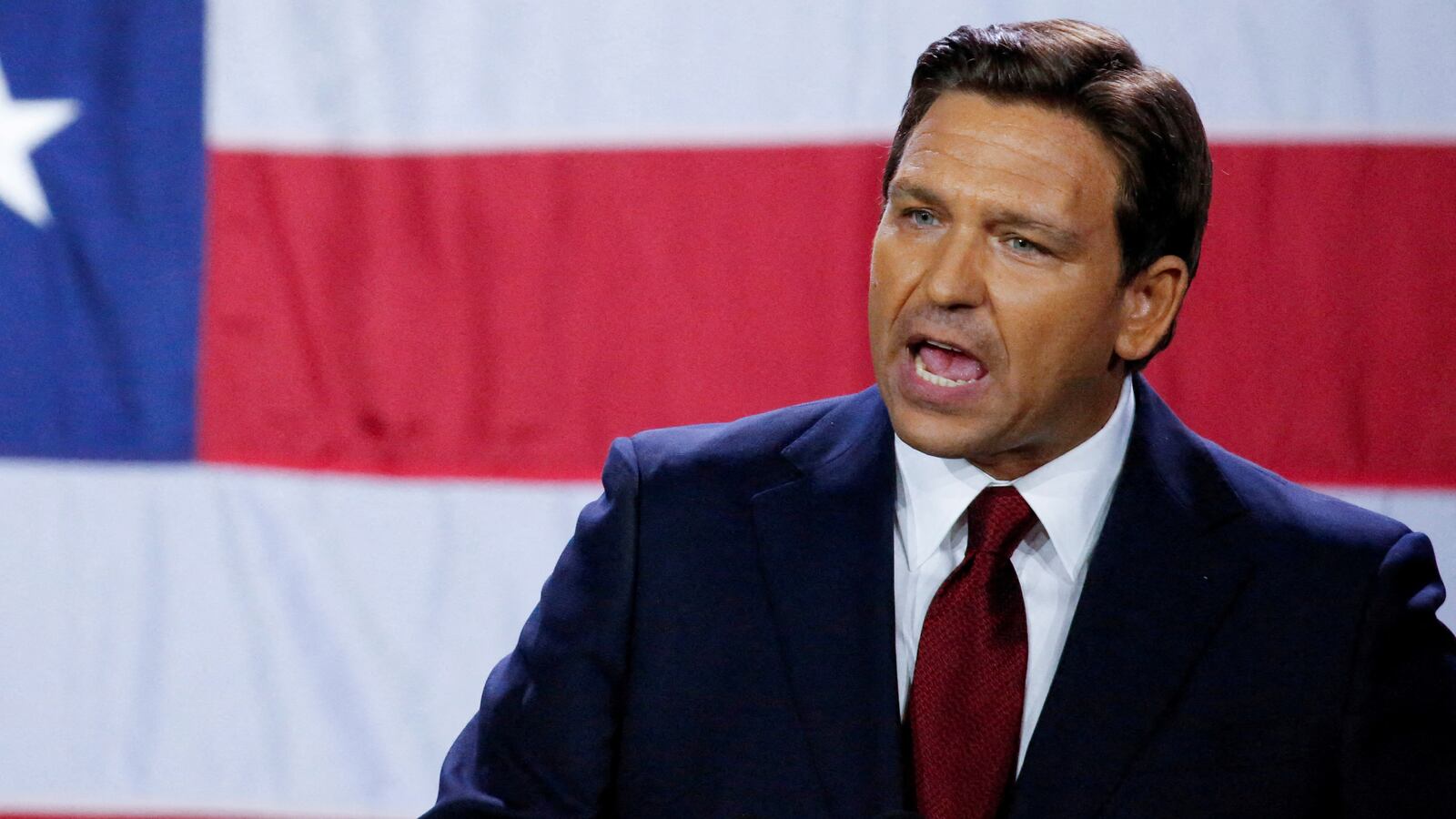 2023-01-21T012553Z_201358525_RC2XHX9WBN6K_RTRMADP_3_USA-EDUCATION-FLORIDA_ypnhad