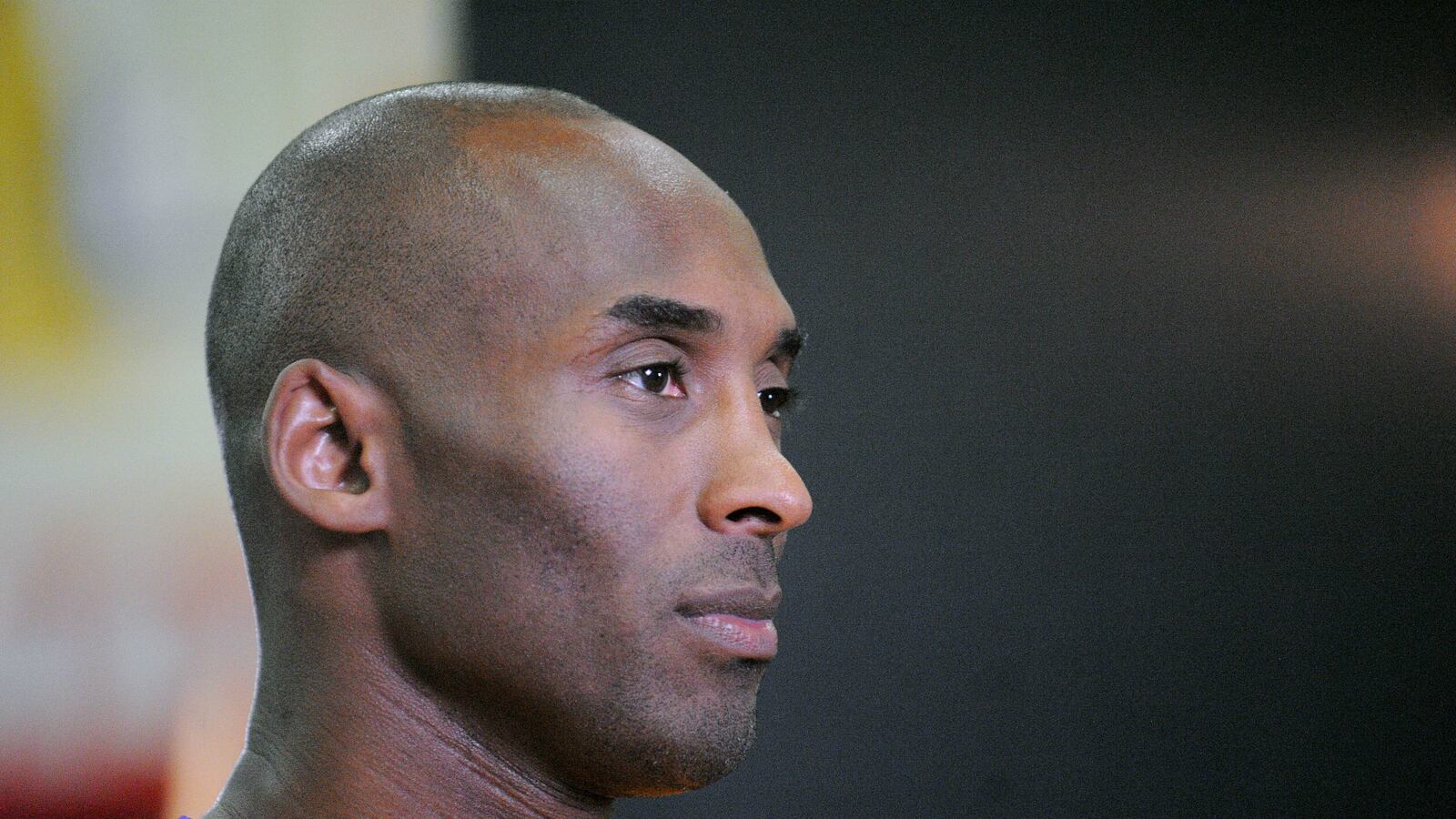 cheats/2015/10/15/kobe-bryant-hits-master-p-on-odom-remark/151015-kobe-bryant-master-p-odom-cheat_uu6ucx