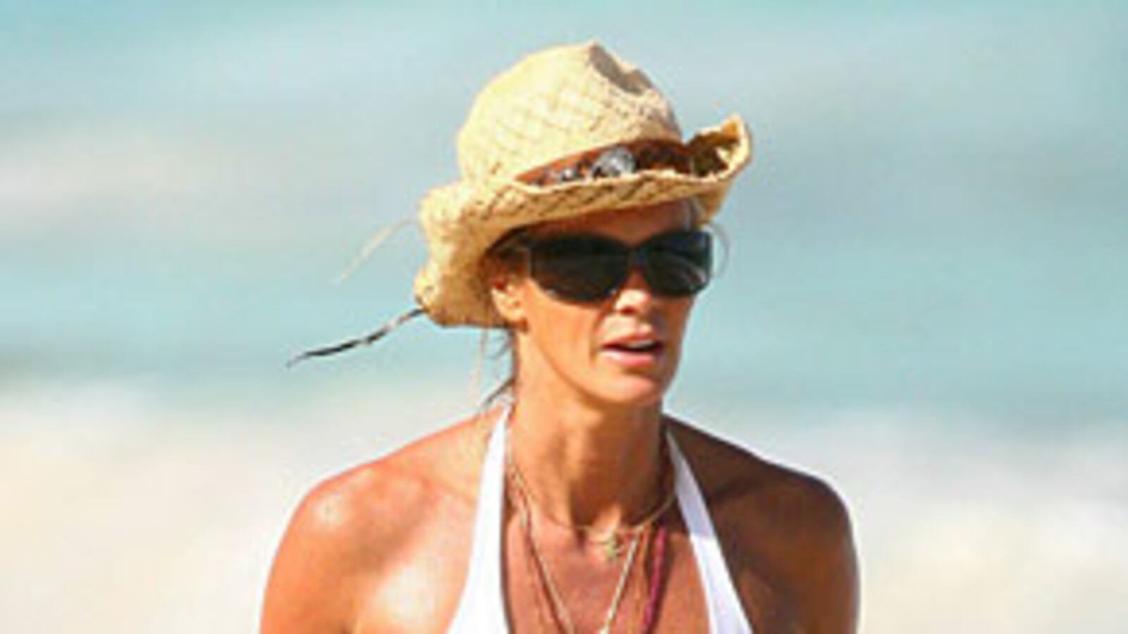 galleries/2009/03/26/one-bikini-at-a-time/cougars-in-bikinis---macpherson_tw82vm