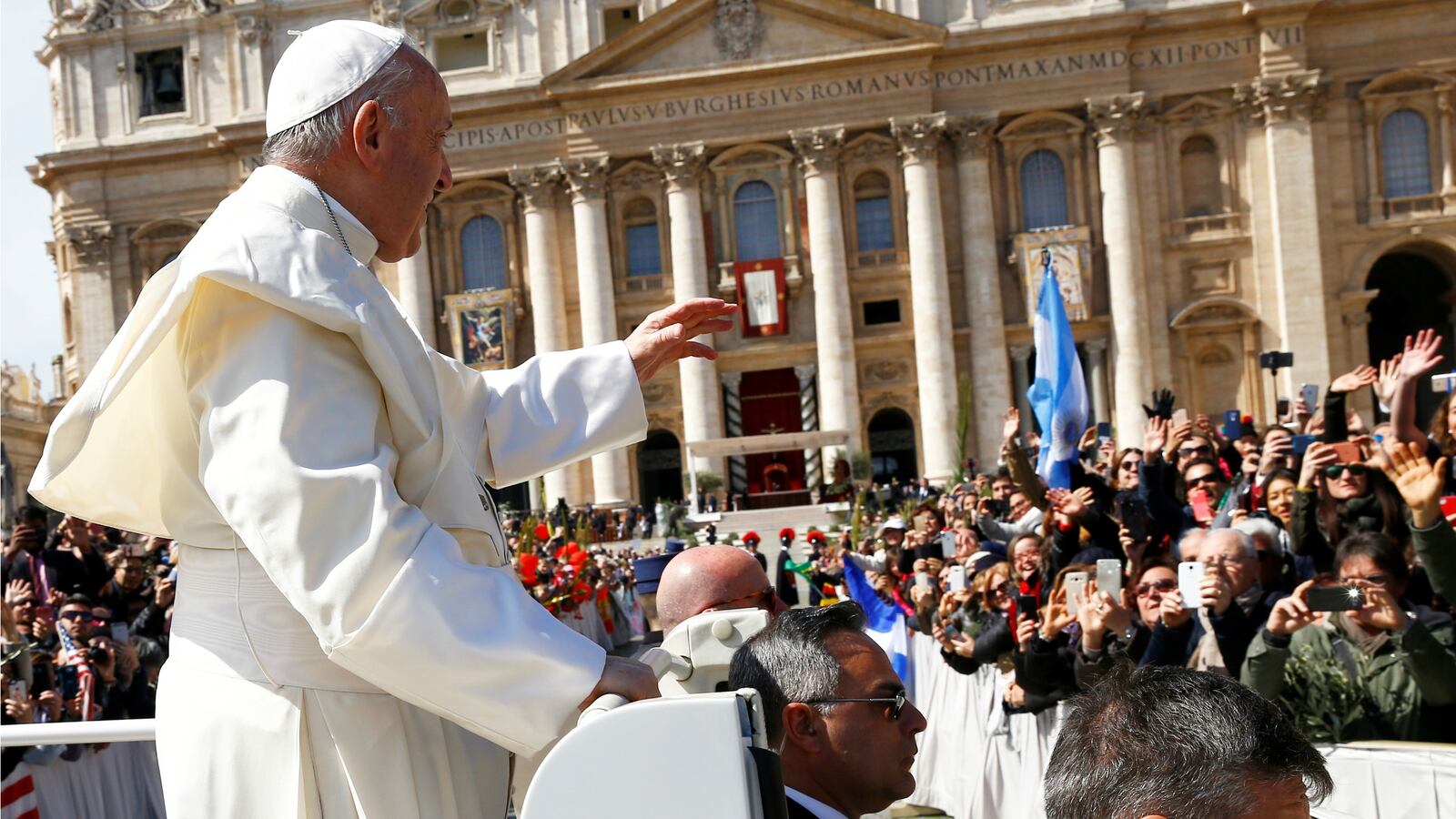 180325-pope-francis-keep-shouting-cheat_kcykhi