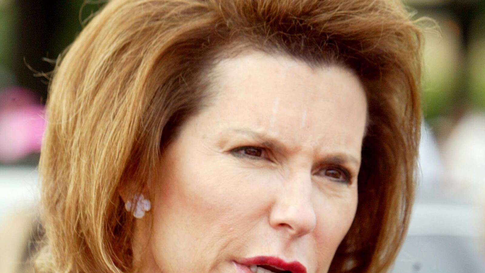 cheats/2012/02/03/komen-reverses-planned-parenthood-cut/komen-nancy-brinker-apologizes-cheat_drw4f4