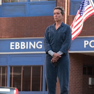 171213-ira-three-billlboards-tease_gxyjv2