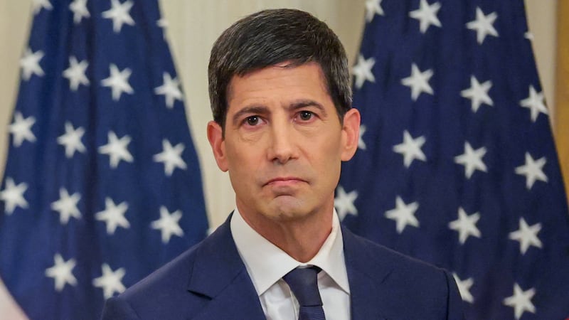 Incoming Federal Reserve Chair Kevin Warsh stands in the East Room during his swearing-in ceremony, at the White House in Washington, D.C., U.S., May 22, 2026. REUTERS/Jonathan Ernst