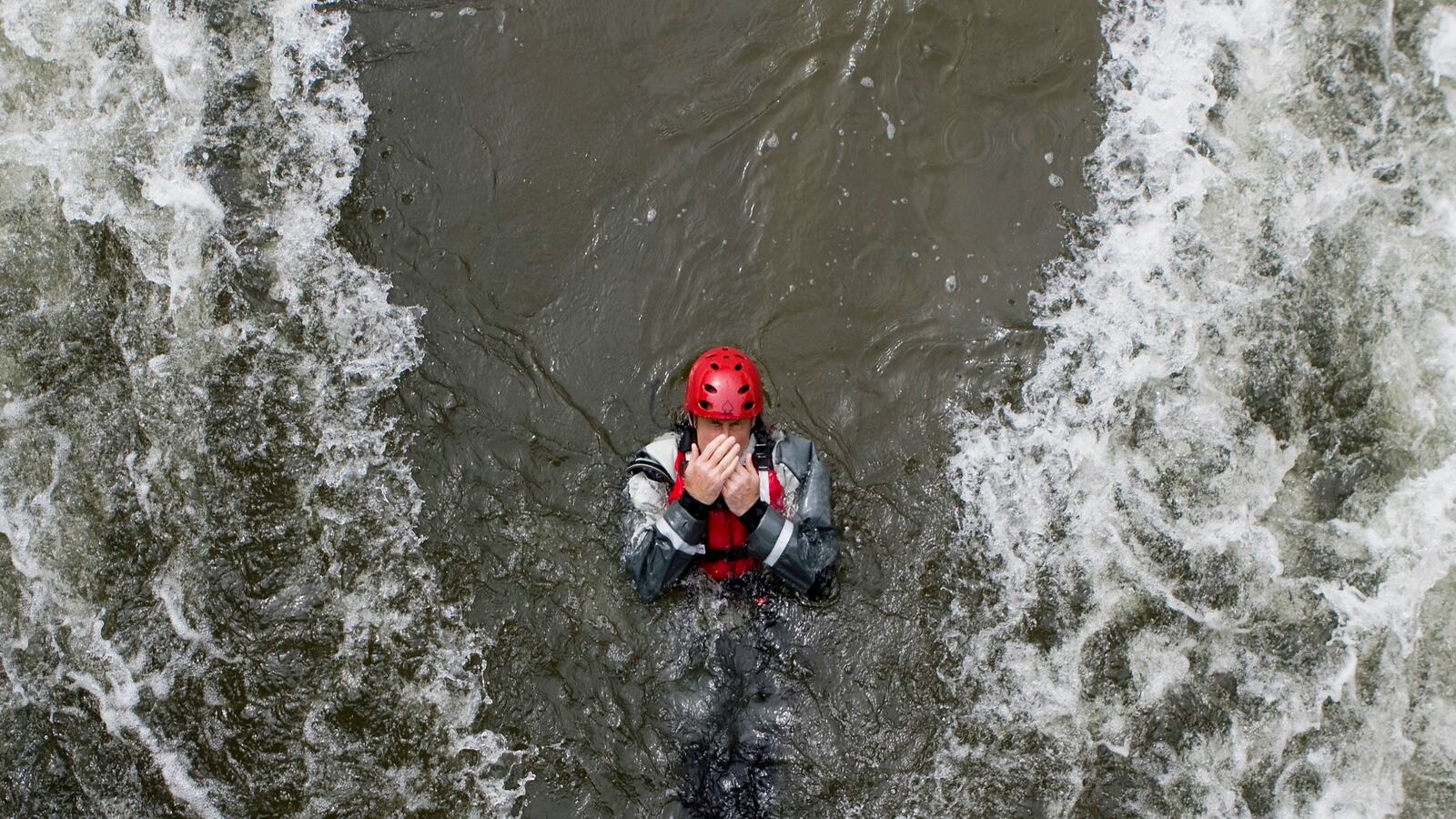 cheats/2016/06/23/woman-dies-of-amoebic-infection-after-rafting/160623-whitewater-amoeba-death-cheat_t2g5yf