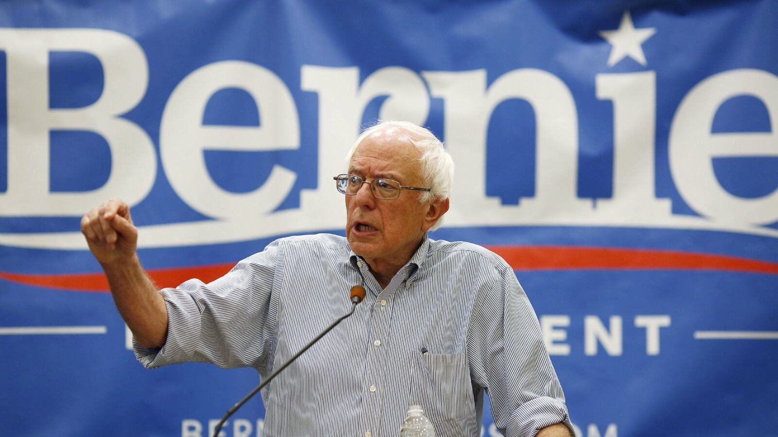 cheats/2015/08/09/protesters-block-bernie-sanders-speech/150809-bernie-cheat_bf6ple