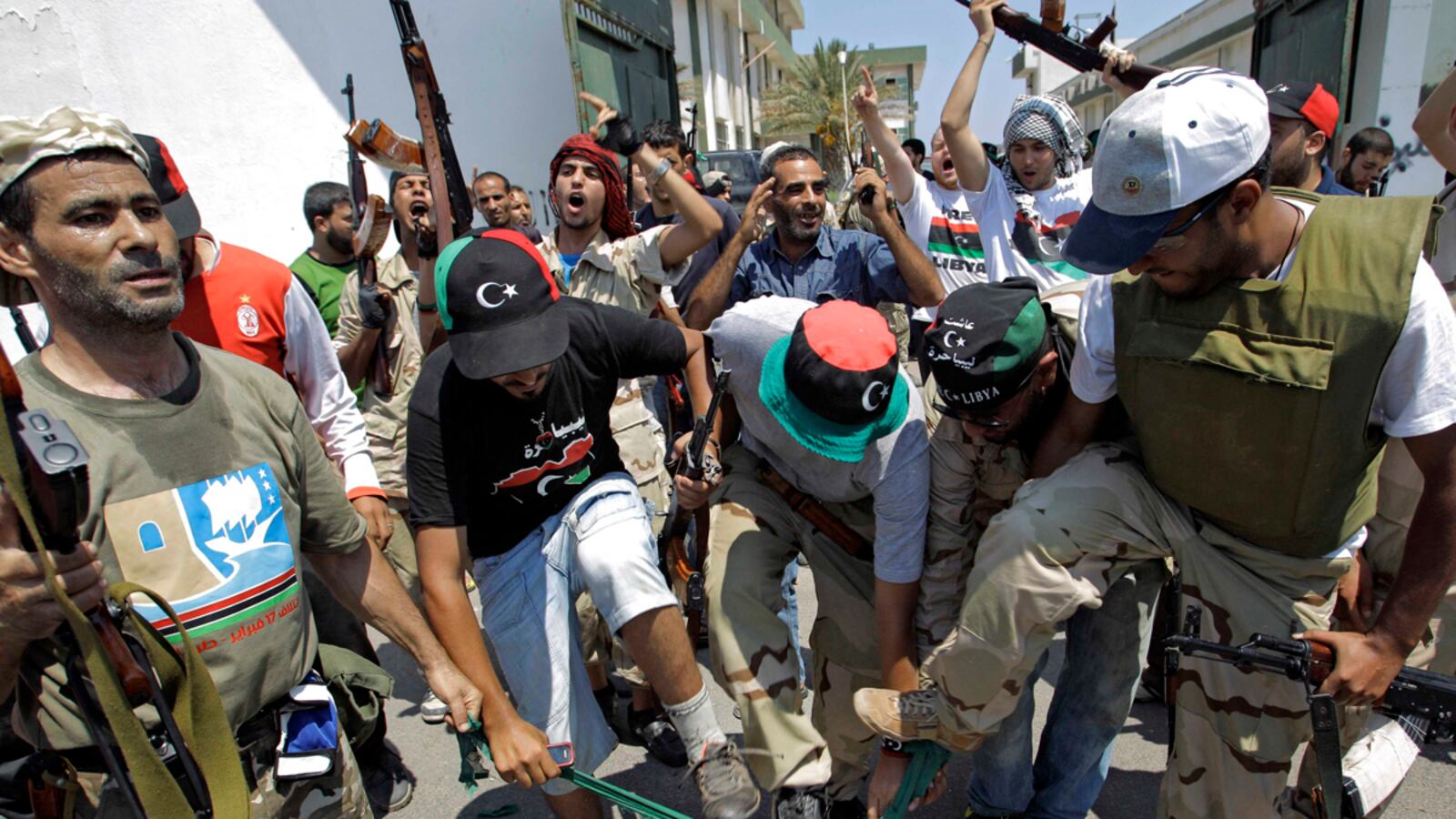 cheats/2011/08/30/rebels-give-gaddafi-loyalists-ultimatum/libya-rebels-advance-box_makmjq