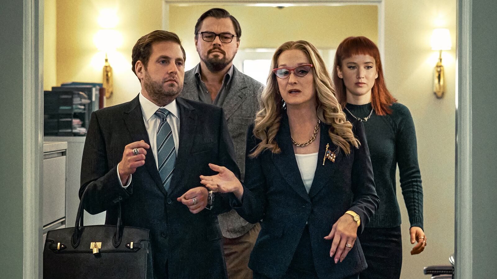 211229-dont-look-up-critics-tease-01_hamrwr